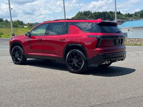 New 2026 Chevrolet Traverse RS w/ LPO, Floor Liner Package AWD/4WD image 5
