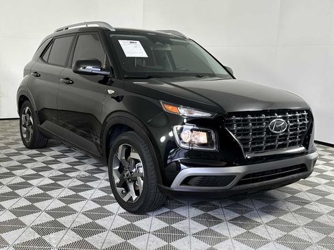 Certified 2024 Hyundai Venue SEL FWD image 2