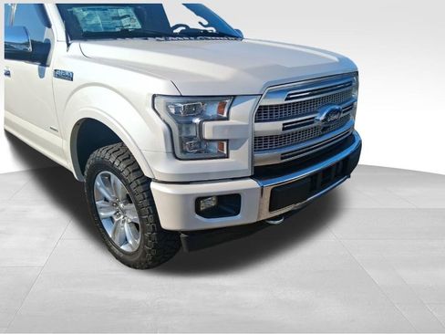 Used 2017 Ford F150 Platinum w/ Equipment Group 701A Luxury AWD/4WD image 3