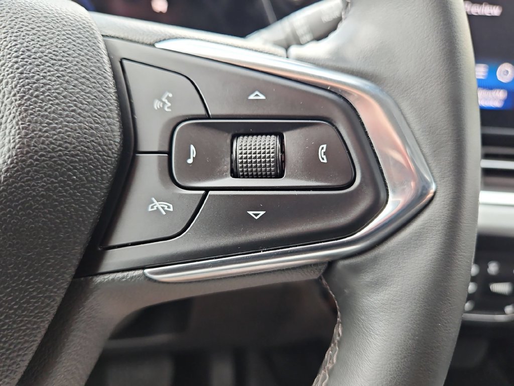 Used 2025 Chevrolet Trax LT w/ LT Convenience Package FWD image 22