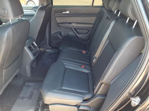 Certified 2023 Volkswagen Atlas Cross Sport SE w/ Panoramic Sunroof Package image 22