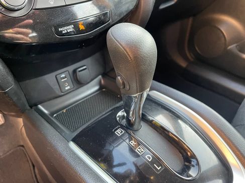 Used 2016 Nissan Rogue S FWD image 11