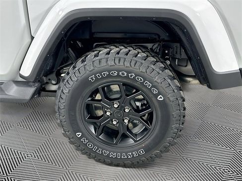 New 2025 Jeep Gladiator Sport image 16