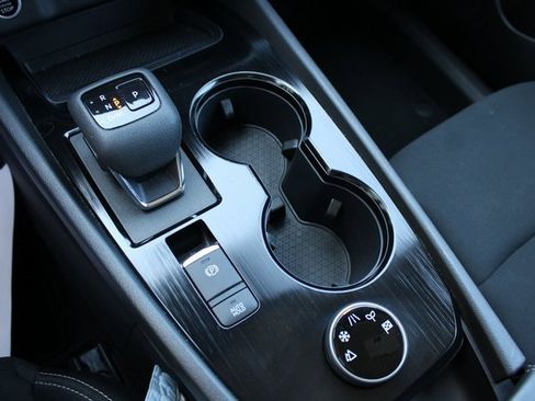 Used 2023 Nissan Rogue S image 24