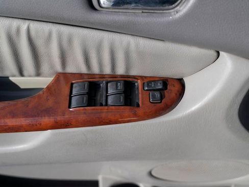 Used 2005 Toyota Sienna XLE image 20