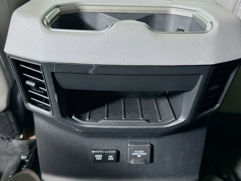 Used 2024 Toyota Tundra Limited image 26