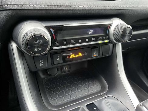 Used 2023 Toyota RAV4 XLE Premium image 32