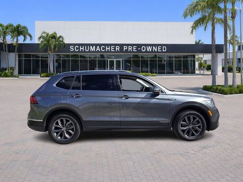 Certified 2022 Volkswagen Tiguan SE FWD image 7