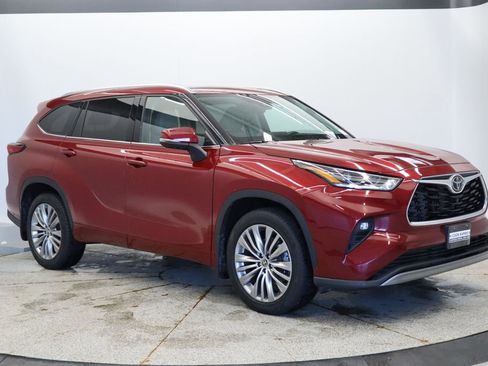Used 2022 Toyota Highlander Platinum AWD/4WD image 10