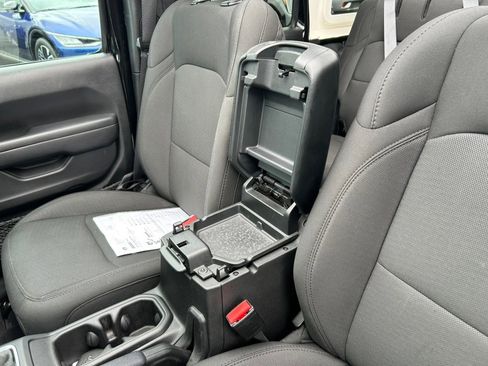 Used 2023 Jeep Wrangler Unlimited w/ Sun & Screen Package image 20