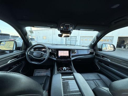 Used 2022 Jeep Wagoneer Series III w/ Convenience Group I image 21