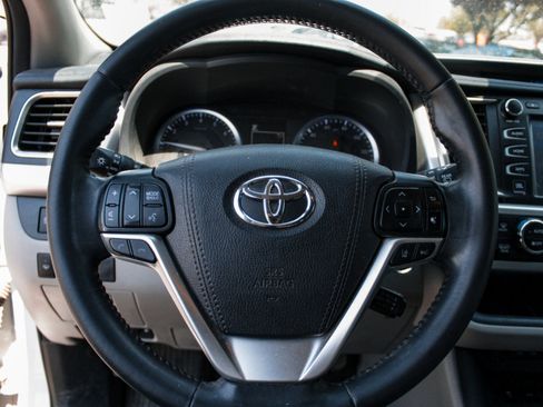 Used 2018 Toyota Highlander Limited AWD/4WD image 13