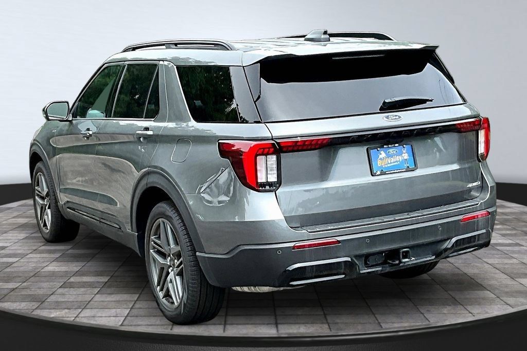 New 2026 Ford Explorer ST-Line w/ ST-Line Street Pack AWD/4WD image 3