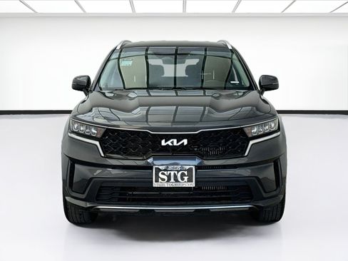 Used 2022 Kia Sorento S FWD image 2