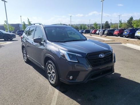 Used 2023 Subaru Forester Premium AWD/4WD image 1