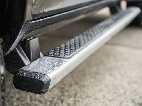 Used 2018 RAM 3500 Laramie Longhorn image 23