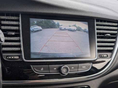 Used 2018 Buick Encore Essence image 9