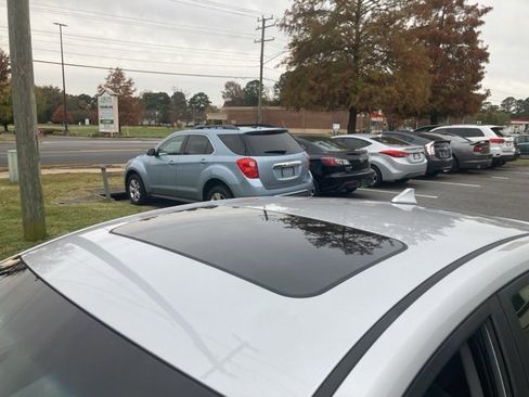 Used 2018 Hyundai Ioniq Limited image 14