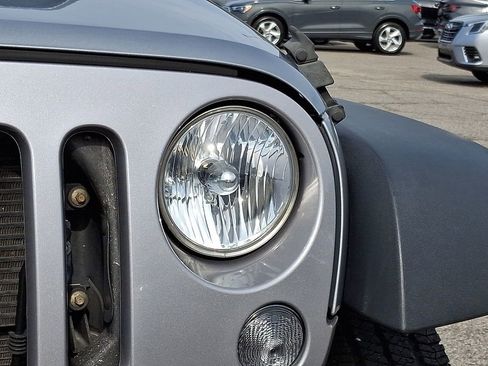 Used 2018 Jeep Wrangler Unlimited Sport S image 10