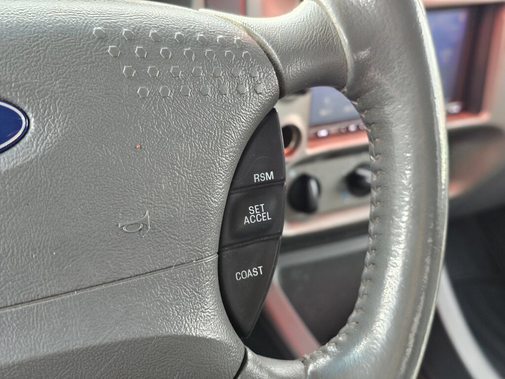 Used 2004 Ford Explorer Sport Trac XLS AWD/4WD image 30