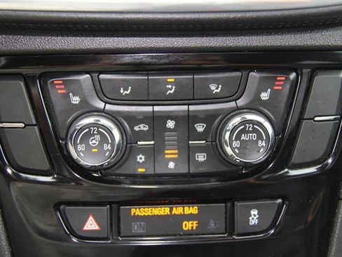 Used 2019 Buick Encore Essence AWD/4WD image 33
