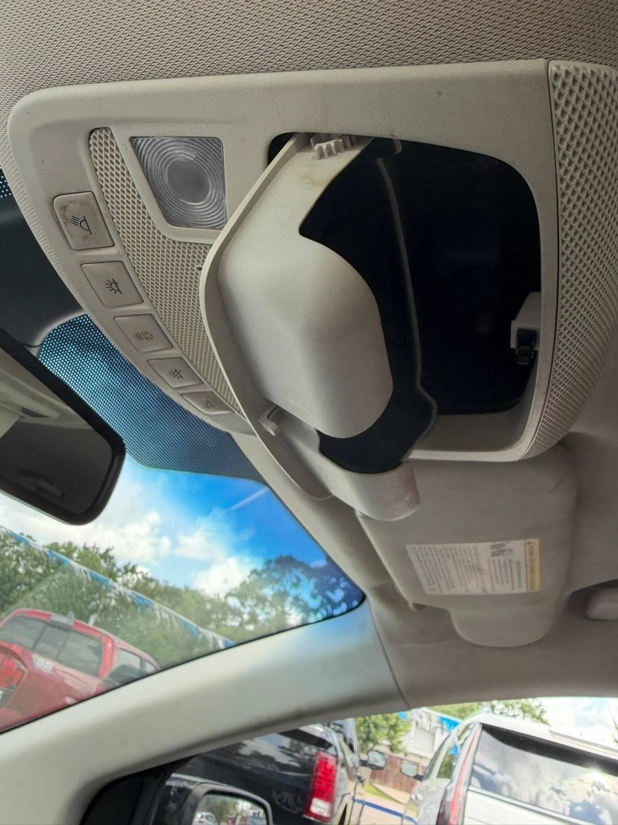 Used 2019 Ford Edge Titanium FWD image 20