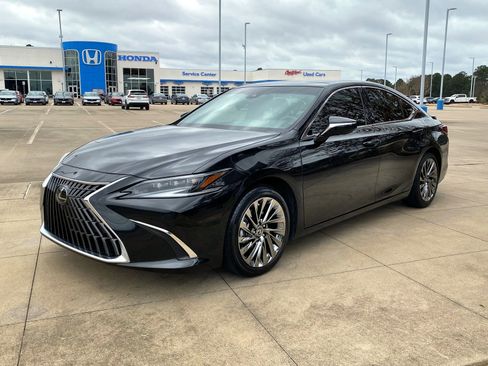 Used 2024 Lexus ES 350 Ultra Luxury w/ Accessory Package (Z2) image 3