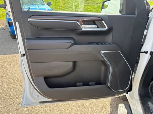 Used 2023 Chevrolet Silverado 1500 LT Trail Boss w/ Protection Package image 7