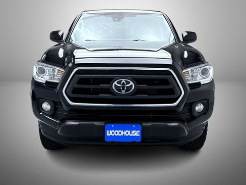 Used 2020 Toyota Tacoma SR5 AWD/4WD image 2