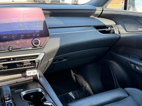 Used 2024 Lexus RX 450h AWD w/ Convenience Package image 19