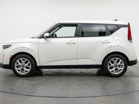 Used 2025 Kia Soul LX w/ LX Technology Package image 4