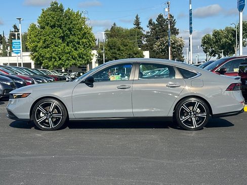 Used 2023 Honda Accord Sport image 2