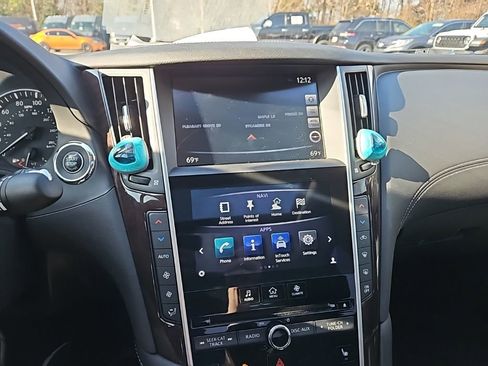 Used 2018 INFINITI Q50 Luxe w/ Essential Package (3.0T Luxe) image 19