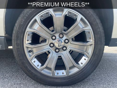 Used 2015 GMC Yukon XL SLT w/ Open Road Package image 11