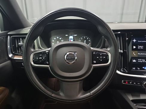 Used 2022 Volvo V60 T5 Cross Country w/ Advanced Package AWD/4WD image 13
