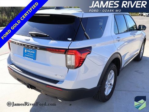 Certified 2025 Ford Explorer Active image 5