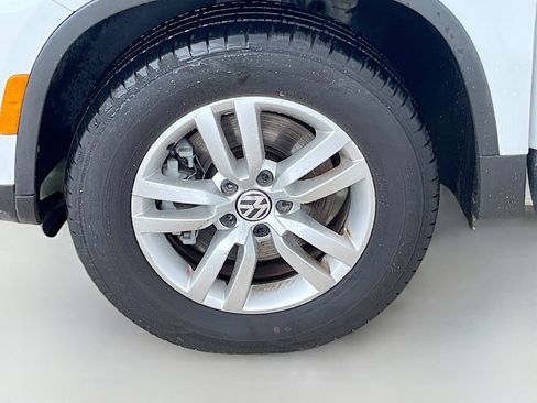 Used 2016 Volkswagen Tiguan S FWD image 30