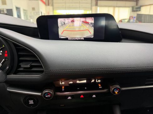 Used 2021 MAZDA MAZDA3 s FWD image 28