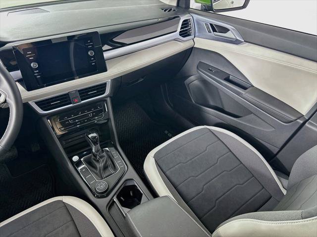 New 2027 Volkswagen Taos SE AWD/4WD image 23
