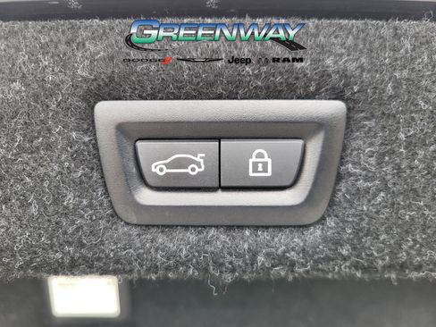 Used 2023 BMW 530i w/ Convenience Package image 24