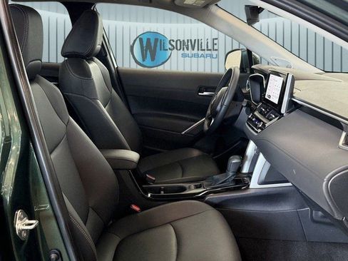 Used 2024 Toyota Corolla Cross XLE image 6