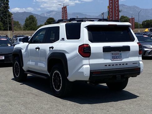 Certified 2025 Toyota 4Runner TRD Off-Road AWD/4WD image 4