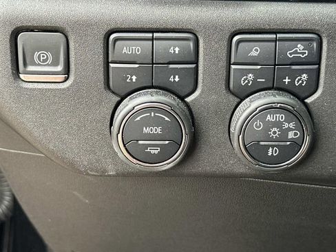 Used 2024 Chevrolet Silverado 2500 High Country w/ High Country Premium Package image 28