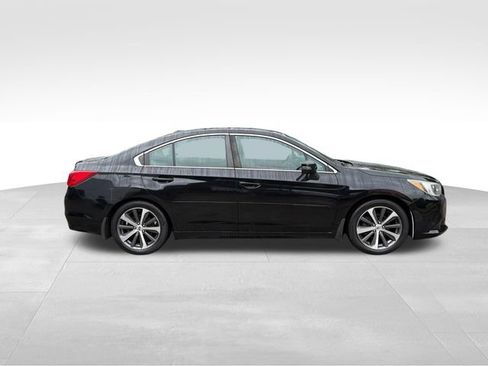 Used 2017 Subaru Legacy 2.5i Limited AWD/4WD image 2