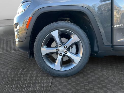 New 2025 Jeep Grand Cherokee Limited AWD/4WD image 14