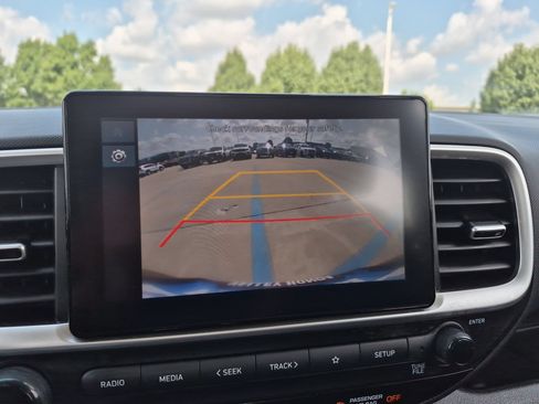 Used 2023 Hyundai Venue SE w/ Cargo Package FWD image 18