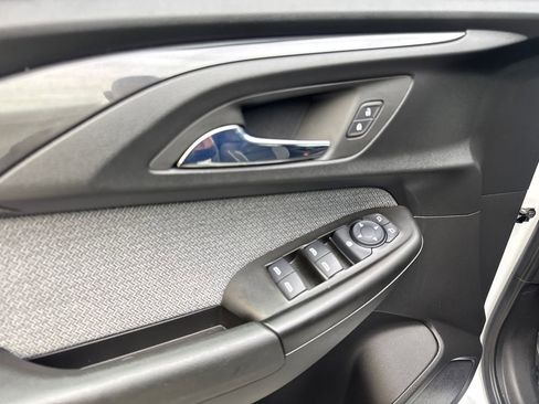 Used 2023 Chevrolet TrailBlazer LT w/ Convenience Package image 33