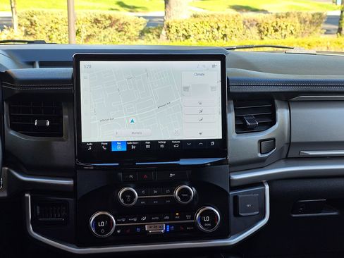 Used 2024 Ford Expedition XLT image 23