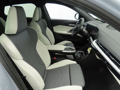 New 2026 BMW X2 xDrive28i w/ Technology Package image 19