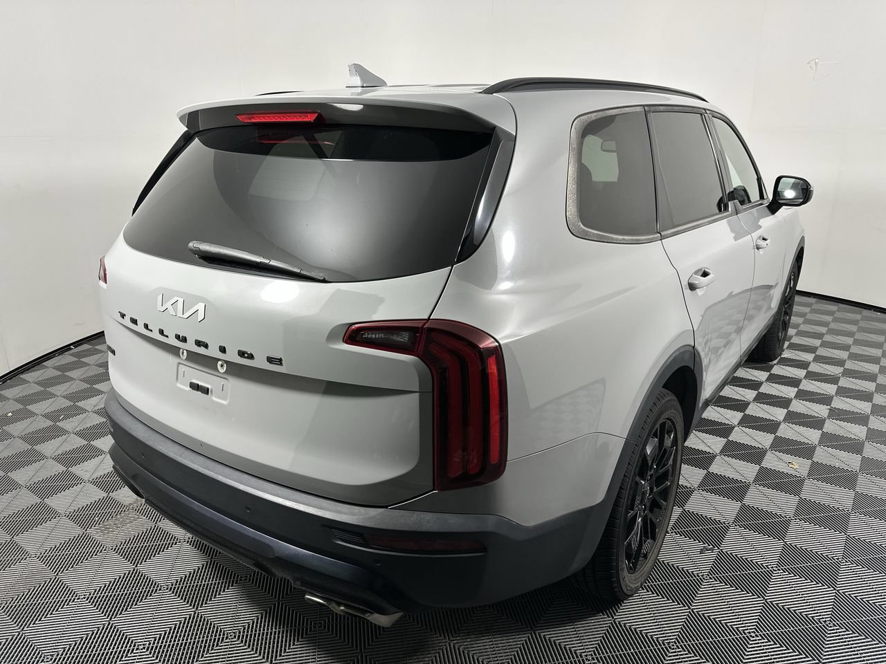 Certified 2022 Kia Telluride SX w/ SX Prestige Package AWD/4WD image 19